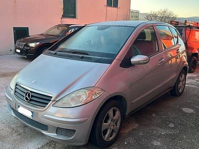Grigio Usata 2007 Mercedes A180 Avantgarde Edition Berlina | 2500 €