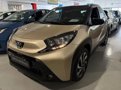 Usata Toyota Aygo X Trend 72 CV (52 kW) 2023 Grigio SUV
