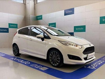 Bianco pastello Usata 2017 Ford Fiesta ST-Line Berlina | 9900 € (Buon prezzo)