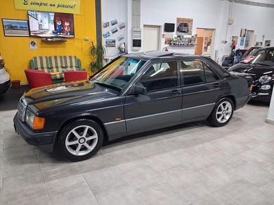Usata Mercedes 190 108 CV (79 kW) 1992 Blu Berlina