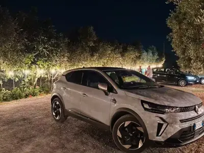 Usata Renault Captur Techno 101 CV (74 kW) 2025 Grigio SUV