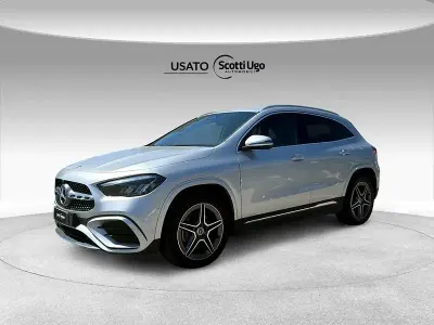 Usata Mercedes GLA250 218 CV (160 kW) 2024 Argento iridio SUV