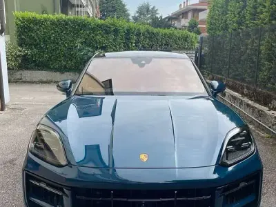Usata Porsche Cayenne 354 CV (260 kW) 2024 Blu/azzurro SUV