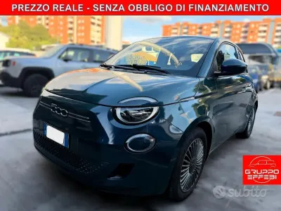 Usata Fiat 500e Icon 42 kW (58 CV) 2021 Bluazzurro Berlina