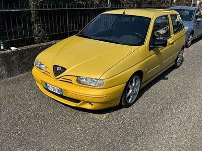 Second-hand Alfa Romeo 145 105 CP (77 kW) 2000 Hatchback
