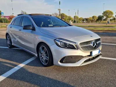Usata Mercedes A180 Premium 109 CV (80 kW) 2018 Grigio Berlina