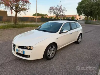 Occasion Alfa Romeo 159 170 ch (125 kW) 2011 Blanc Break