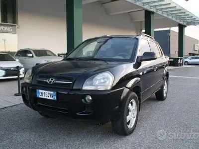 Begagnad Hyundai Tucson Dynamiq 112 HK (82 kW) 2004 Svart SUV