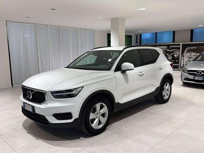 Usata Volvo XC40 Momentum 129 CV (94 kW) 2021 Bianco SUV