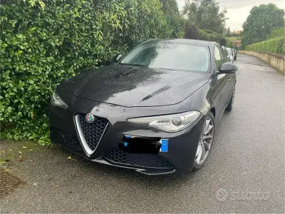 Usata Alfa Romeo Giulia 150 CV (110 kW) 2018 Nero Berlina
