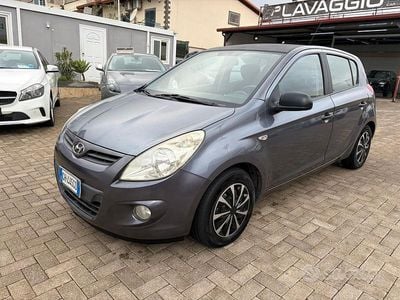 Usata Hyundai i20 Comfort 77 CV (56 kW) 2009 Grigio Utilitaria