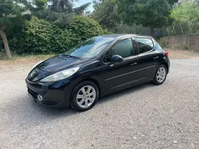 Usata Peugeot 207 90 CV (66 kW) 2007 Nero Berlina