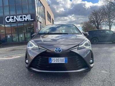 Usata Toyota Yaris Hybrid Active 73 CV (53 kW) 2018 Grigio Berlina