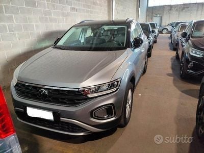 Usata VW T-Roc 150 CV (110 kW) 2025 Grigio SUV
