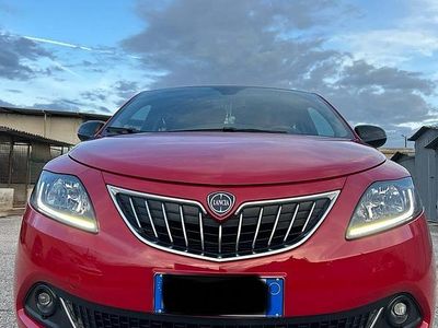 Usata Lancia Ypsilon Gold 80 CV (58 kW) 2024 Rosso Utilitaria