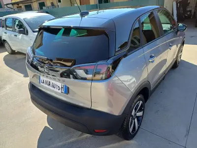 Usata Opel Crossland X Edition 120 CV (88 kW) 2022 Gris artense SUV