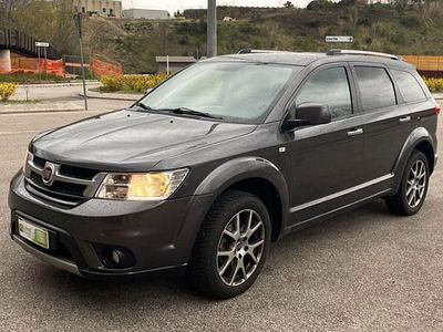 Usata Fiat Freemont Lounge 170 CV (125 kW) 2014 Grigio SUV