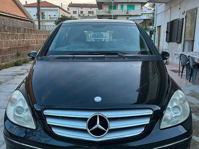 Usata Mercedes B200 140 CV (102 kW) 2007 Nero Monovolume