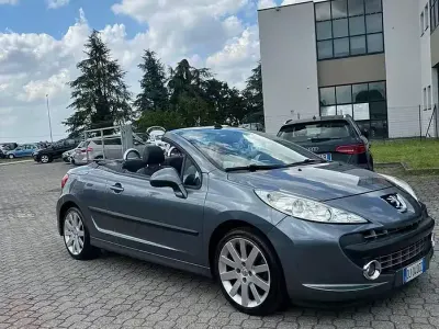 Usata Peugeot 207 CC 109 CV (80 kW) 2007 Grigio Cabrio