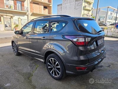 Usata Ford Kuga ST-Line 120 CV (88 kW) 2019 Grigio SUV