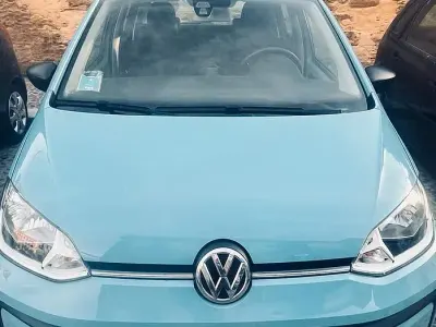 Usata VW up! 60 CV (44 kW) 2018 Blu Utilitaria
