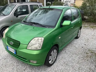 Usata Kia Picanto Light 65 CV (47 kW) 2005 Verde Utilitaria