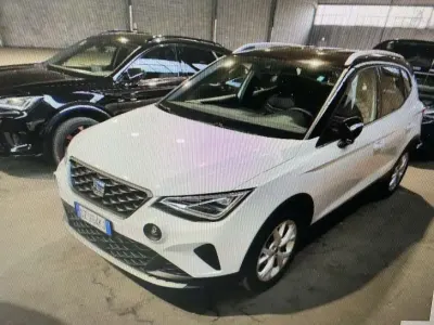 Käytetty Seat Arona FR 95 HP (69 kW) 2025 Valkoinen Katumaasturi