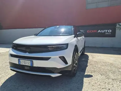 Usata Opel Mokka S 131 CV (96 kW) 2025 Arktis white SUV