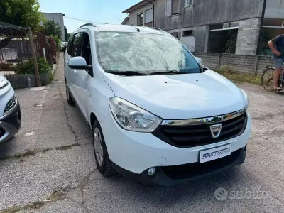 Usata Dacia Lodgy Lauréate 107 CV (78 kW) 2012 Bianco Monovolume