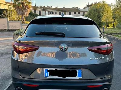 Usata Alfa Romeo Stelvio 190 CV (139 kW) 2019 Marrone SUV