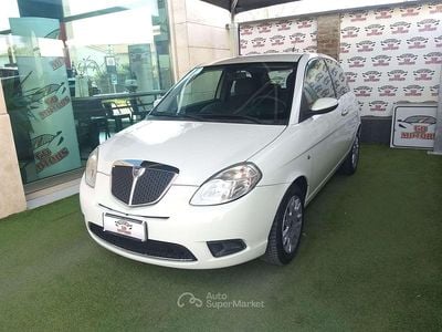Usata Lancia Ypsilon 60 CV (44 kW) 2008 Bianco Utilitaria