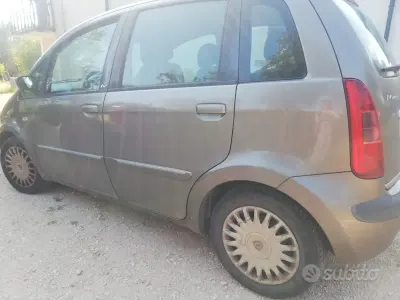 Usata Lancia Musa 90 CV (66 kW) 2006 Monovolume