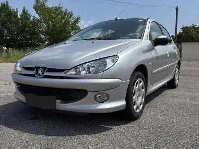 Usata Peugeot 206 60 CV (44 kW) 2005 Grigio Utilitaria