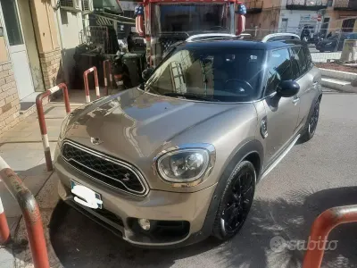 Usata Mini Countryman 190 CV (139 kW) 2017 Grigio SUV
