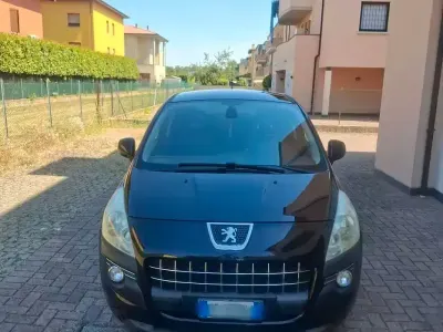 Usata Peugeot 3008 112 CV (82 kW) 2012 Nero Station wagon