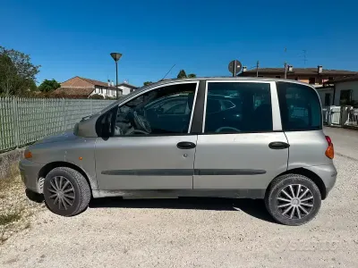 Begagnad Fiat Multipla 103 HK (75 kW) 2004 Grå Minibuss
