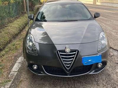 Usata Alfa Romeo Giulietta Impression 105 CV (77 kW) 2014 Argento Berlina
