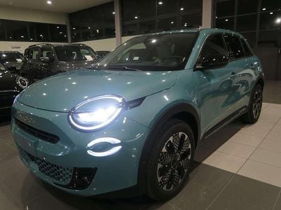 Azzurro acqua met Nuova 2025 Fiat 600 La Prima SUV | 24.900 €