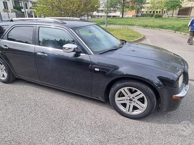Usata Chrysler 300C 218 CV (160 kW) 2025 Nero Berlina