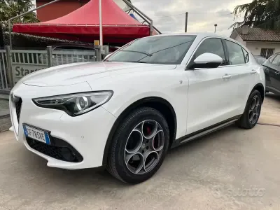 Usado Alfa Romeo Stelvio Ti 210 CV (154 kW) 2021 Blanco SUV