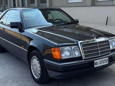 Usata Mercedes 200 122 CV (89 kW) 1990 Grigio quarzo met. Coupé