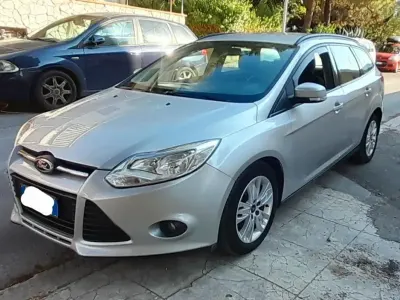 Usata Ford Focus 115 CV (84 kW) 2012 Argento Station wagon