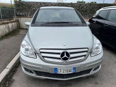 Mercedes B180