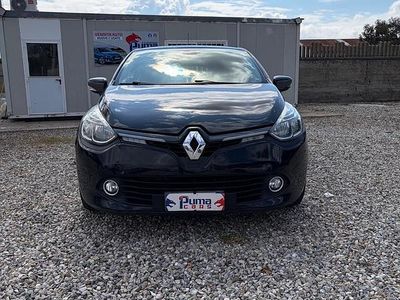Begagnad Renault Clio IV 90 HK (66 kW) 2015 Svart Sedan