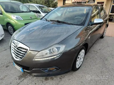 Usata Lancia Delta Silver 105 CV (77 kW) 2012 Grigio Utilitaria