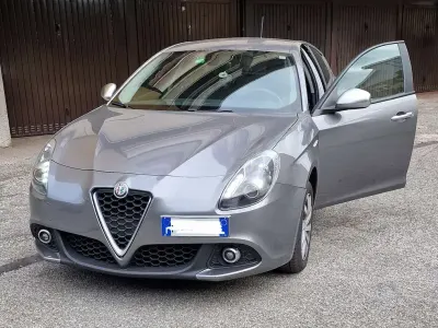 Usata Alfa Romeo Giulietta Super 120 CV (88 kW) 2018 Grigio Utilitaria