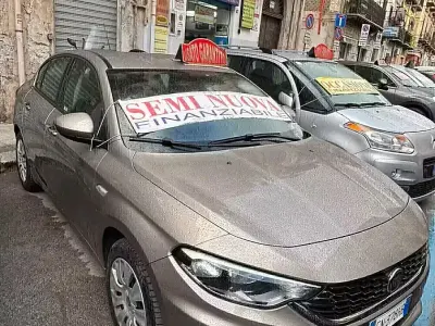 Usata Fiat Tipo Lounge 95 CV (69 kW) 2018 Marrone Berlina