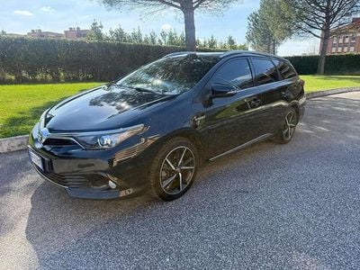 Usata Toyota Auris Hybrid Lounge 99 CV (72 kW) 2018 Station wagon