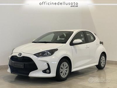 Begagnad Toyota Yaris Hybrid Active 116 HK (85 kW) 2023 Sedan
