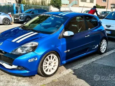 Usata Renault Clio III R.S. 203 CV (149 kW) 2011 Bluazzurro Berlina